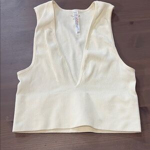 Urban Outfitters Cream Ribbed Crop Tank Top Size Medium